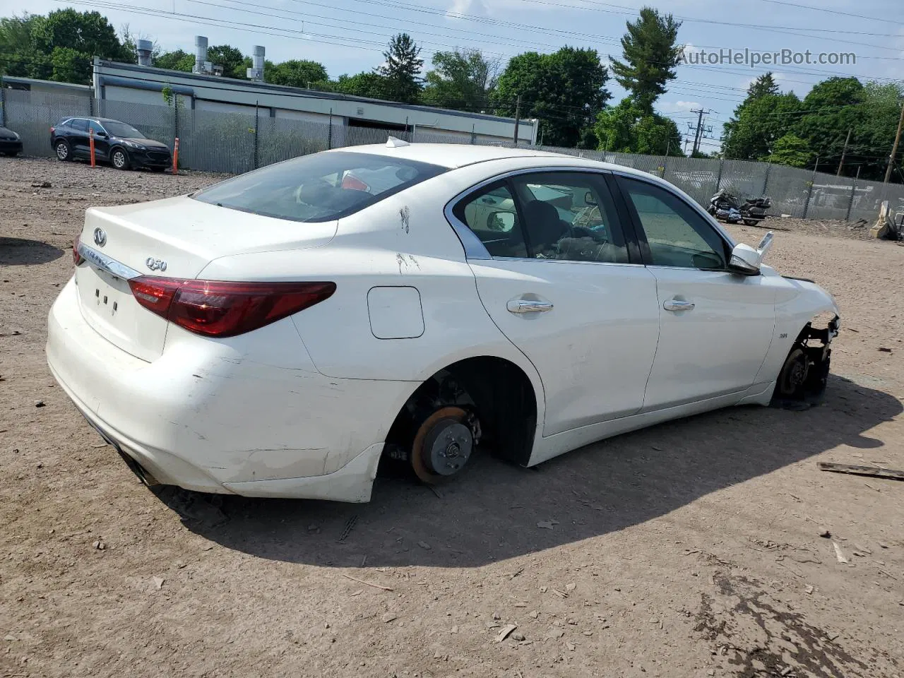 2018 Infiniti Q50 Luxe Белый vin: JN1EV7AR8JM438839