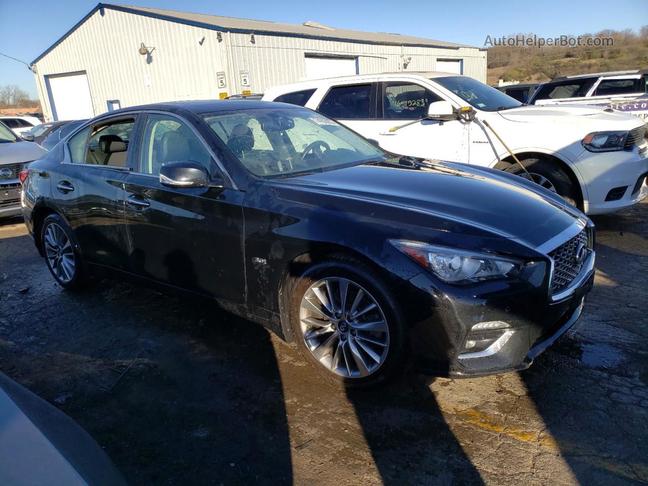 2018 Infiniti Q50 Luxe Черный vin: JN1EV7AR9JM612224