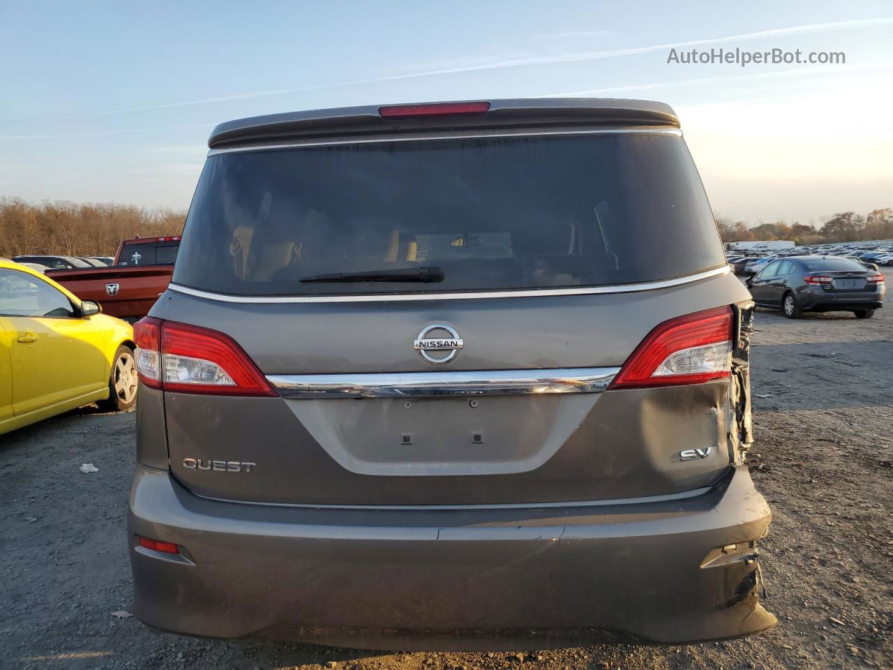 2015 Nissan Quest S Серебряный vin: JN8AE2KP4F9128083