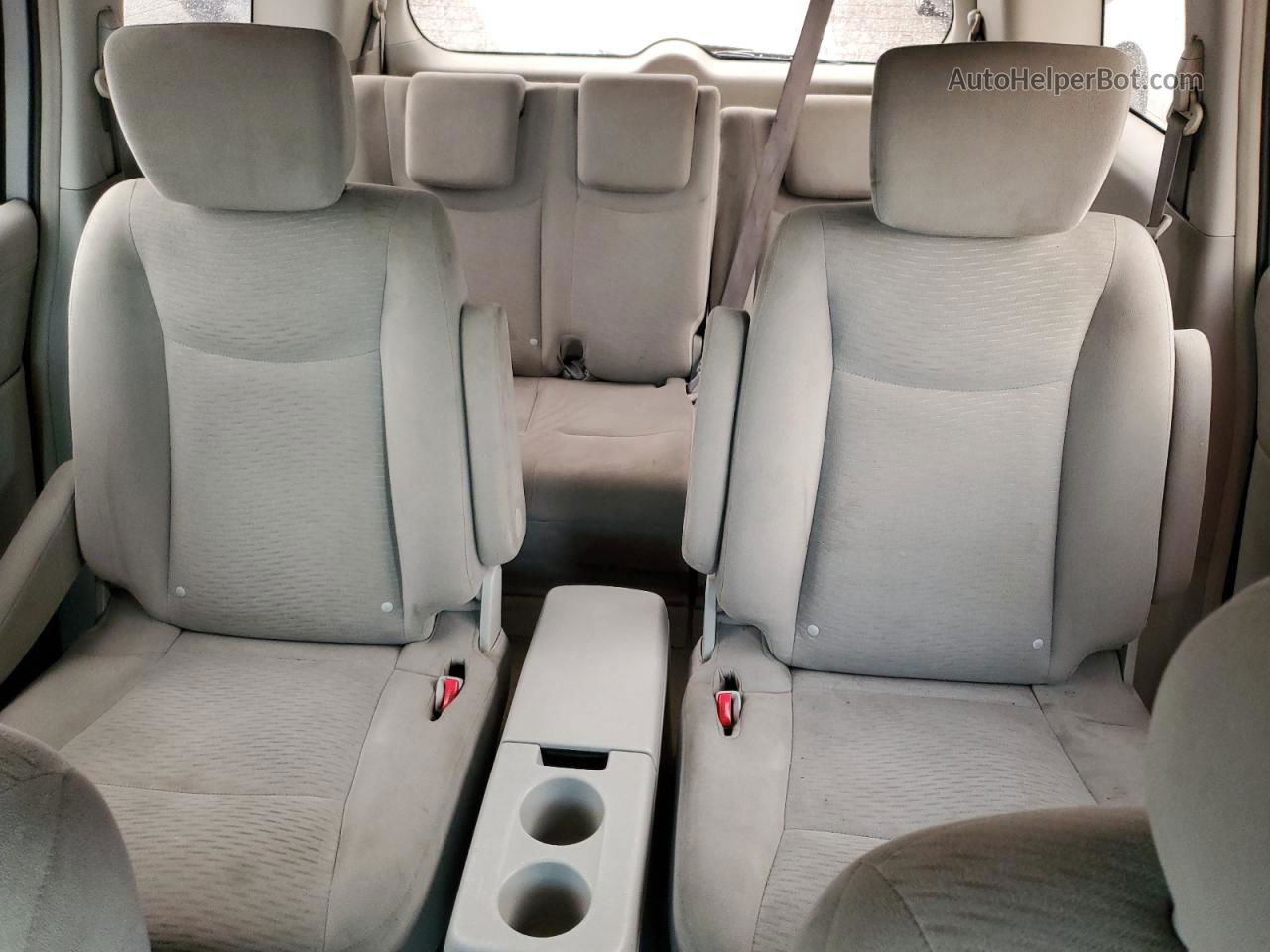 2015 Nissan Quest S Серебряный vin: JN8AE2KPXF9123017