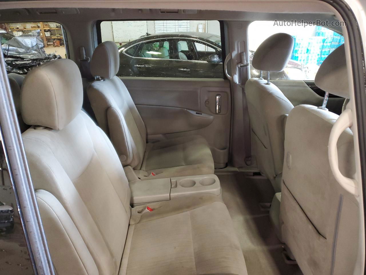 2015 Nissan Quest S Серебряный vin: JN8AE2KPXF9131456