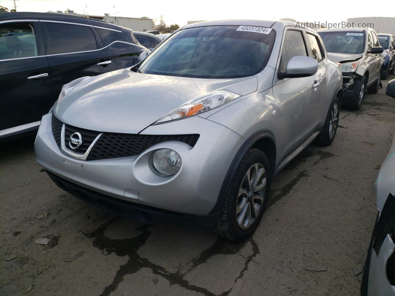 2014 Nissan Juke S Silver vin: JN8AF5MR0ET360310