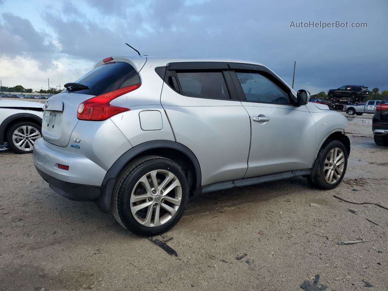 2014 Nissan Juke S Silver vin: JN8AF5MR1ET454308