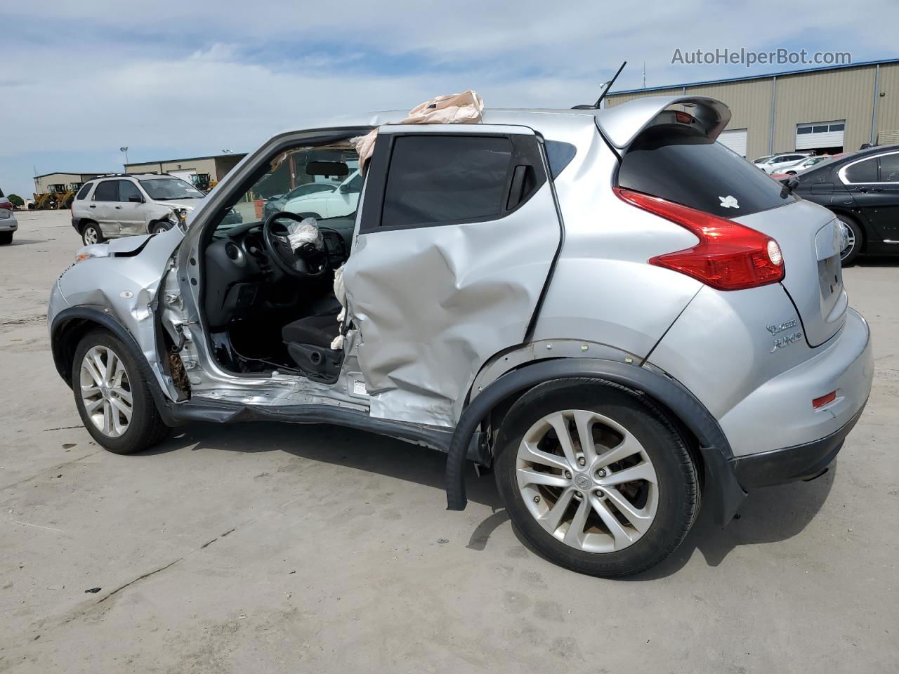 2014 Nissan Juke S Silver vin: JN8AF5MR3ET350130