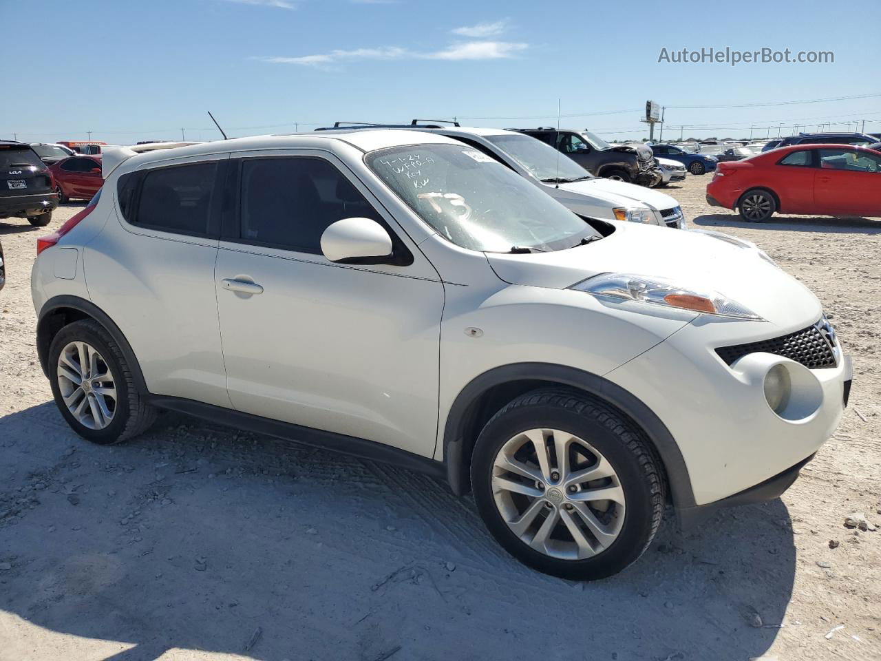 2013 Nissan Juke S White vin: JN8AF5MR8DT210315