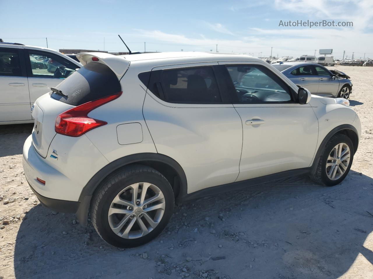 2013 Nissan Juke S White vin: JN8AF5MR8DT210315