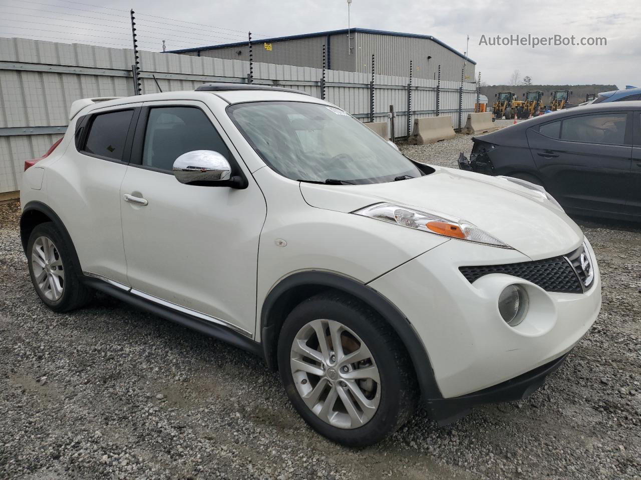 2013 Nissan Juke S White vin: JN8AF5MR9DT208685