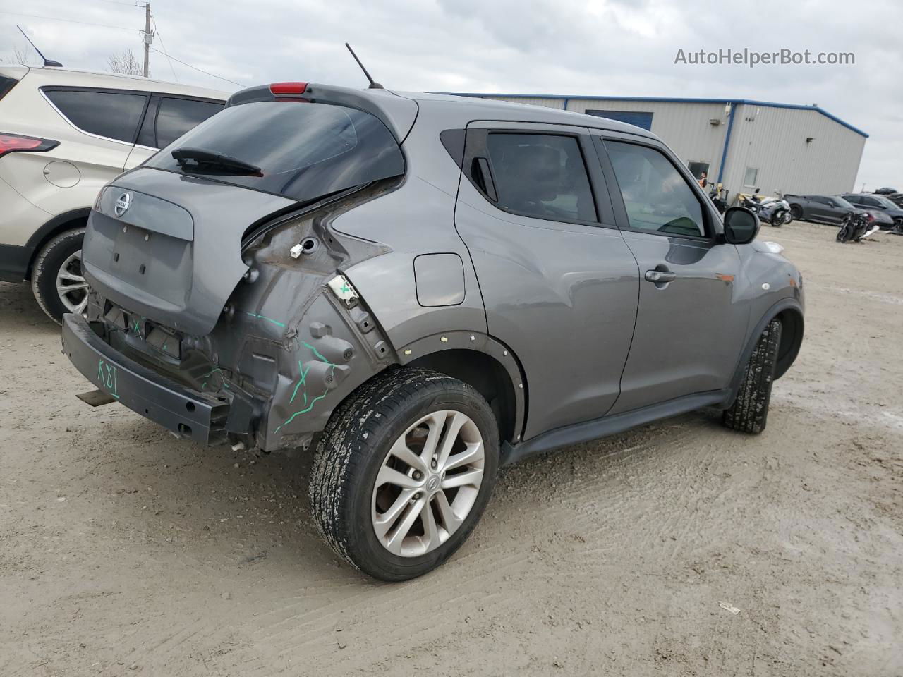 2014 Nissan Juke S Silver vin: JN8AF5MRXET454520