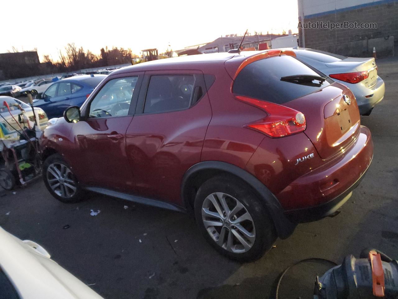 2014 Nissan Juke S Red vin: JN8AF5MV2ET356191