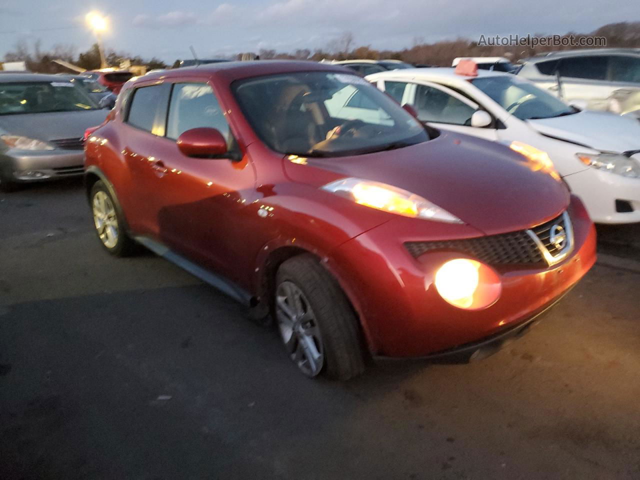 2014 Nissan Juke S Red vin: JN8AF5MV2ET356191