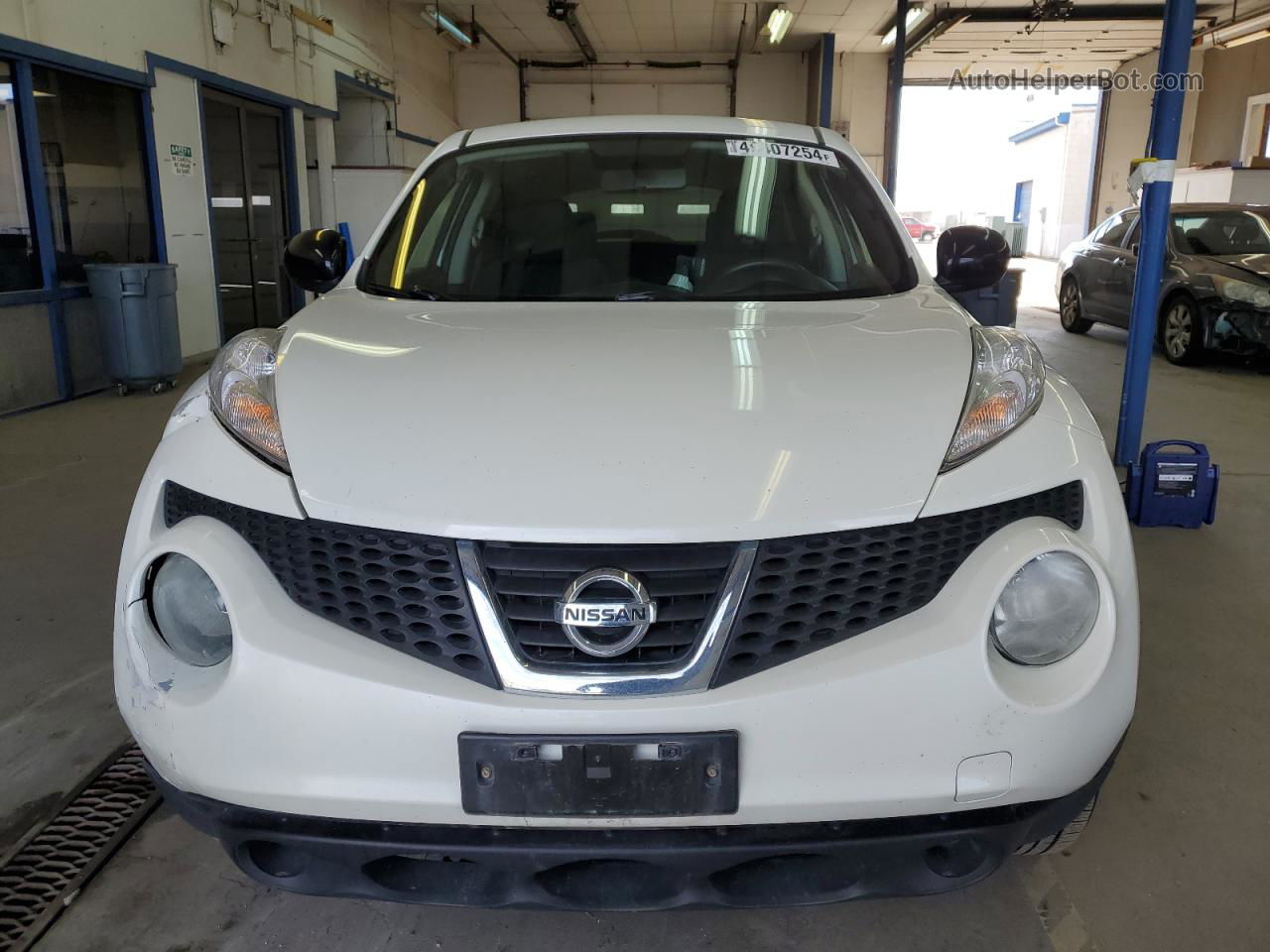 2014 Nissan Juke S White vin: JN8AF5MV6ET480092