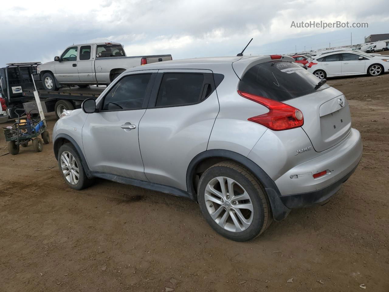 2014 Nissan Juke S Серебряный vin: JN8AF5MV9ET356561