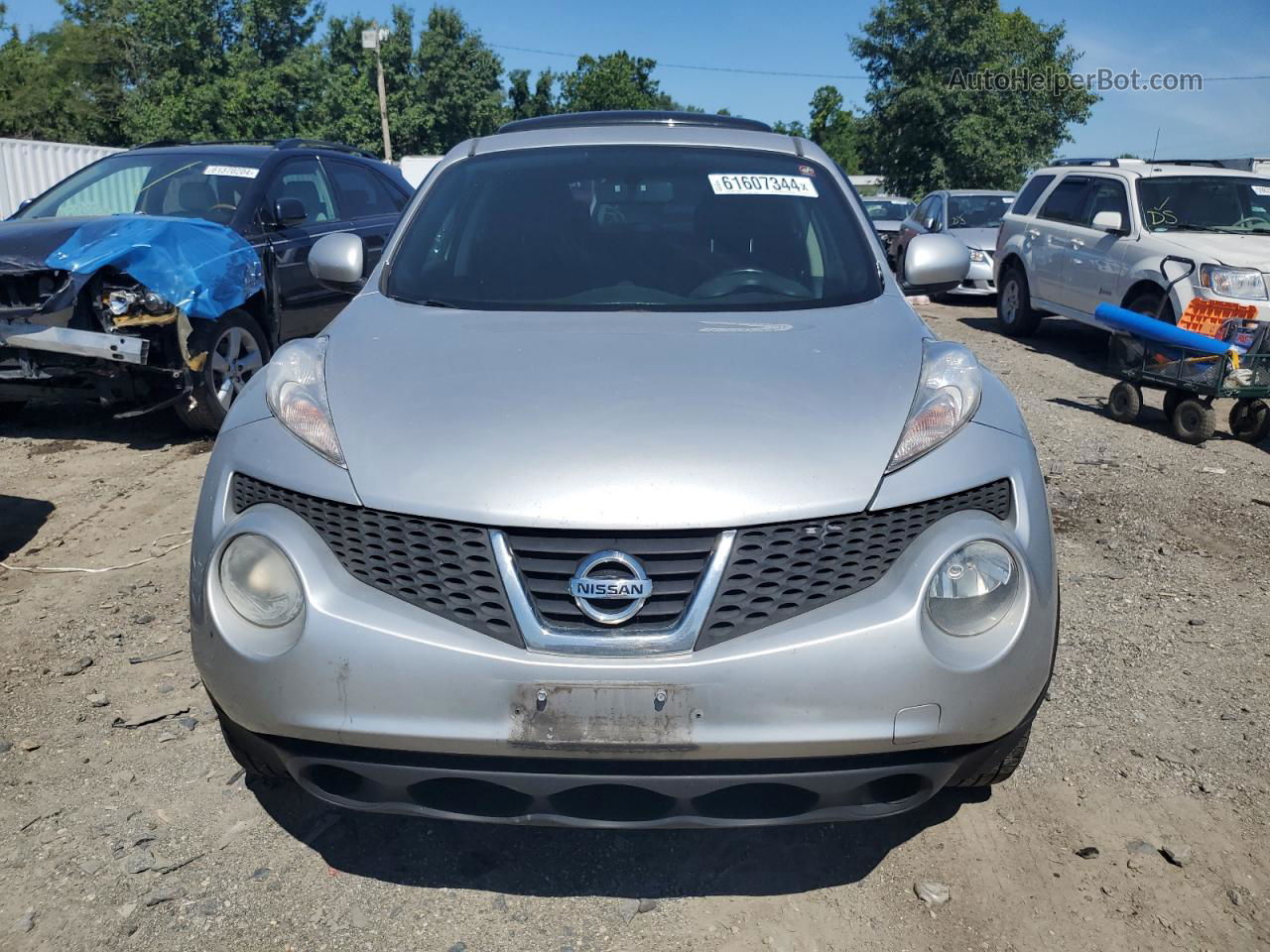 2014 Nissan Juke S Silver vin: JN8AF5MV9ET357676