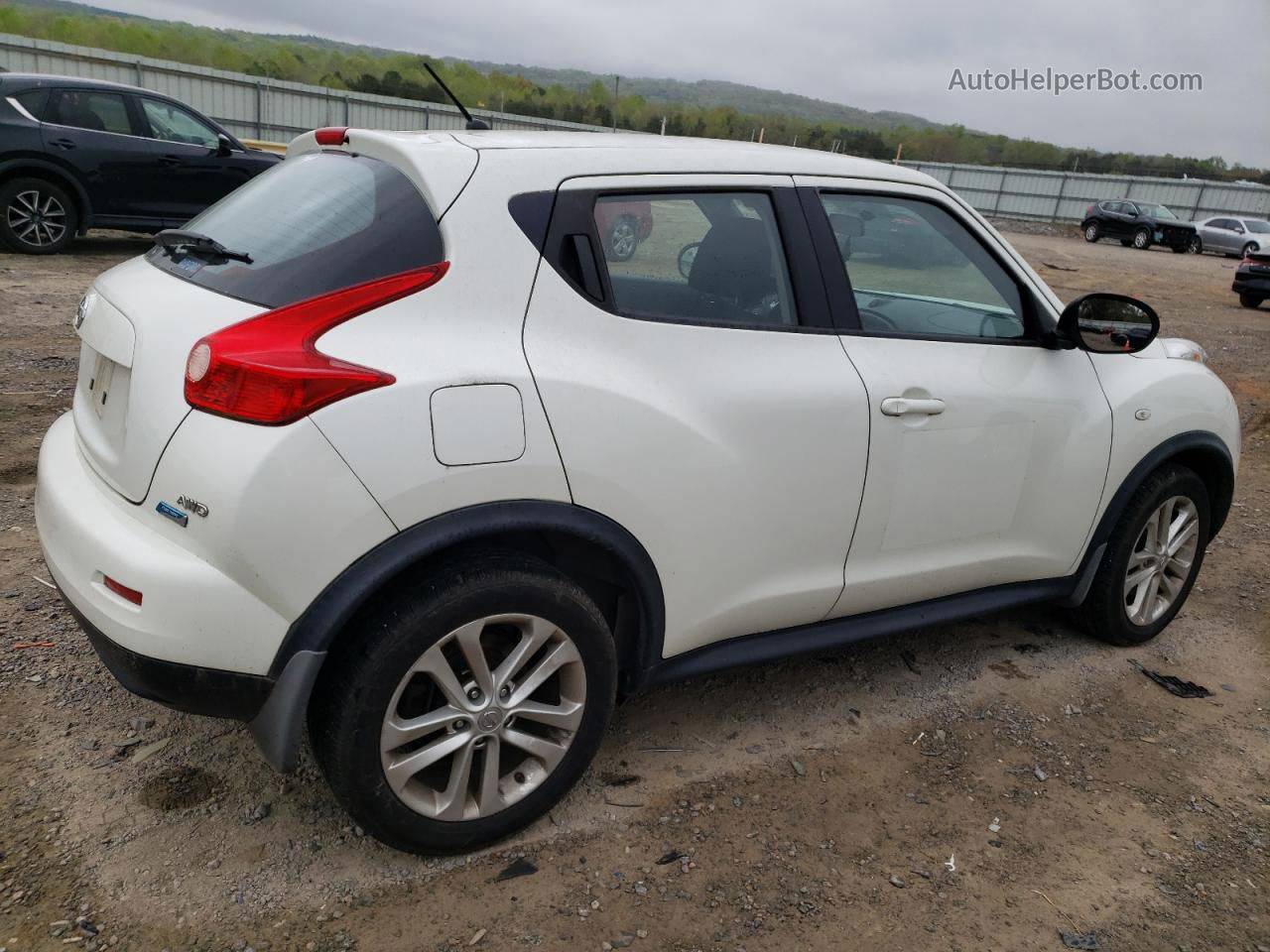 2013 Nissan Juke S White vin: JN8AF5MVXDT207316