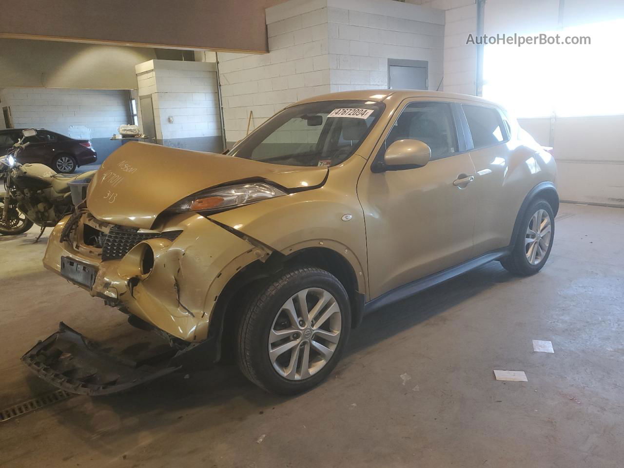 2014 Nissan Juke S Gold vin: JN8AF5MVXET355449