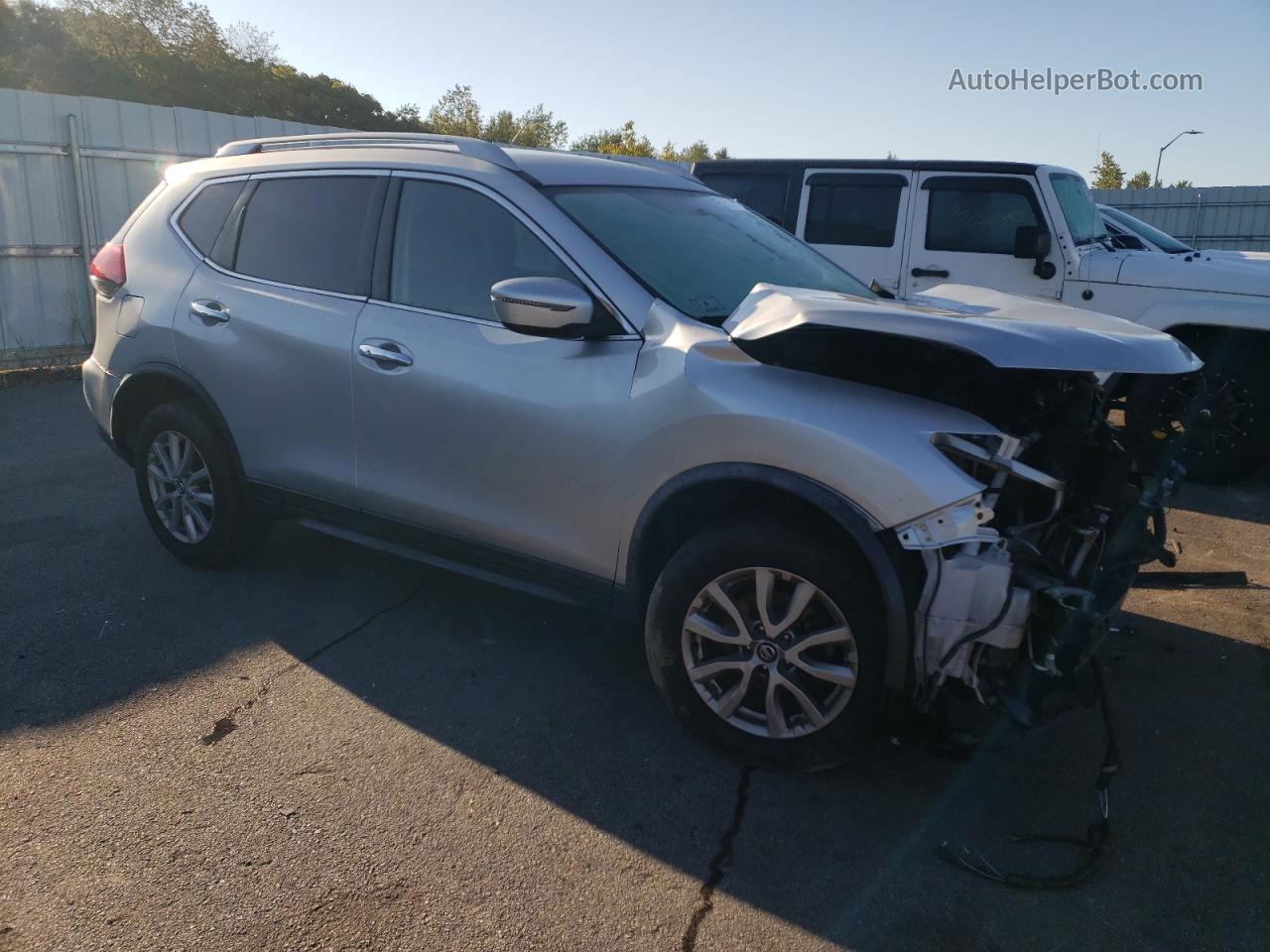 2018 Nissan Rogue S Silver vin: JN8AT2MV6JW303137