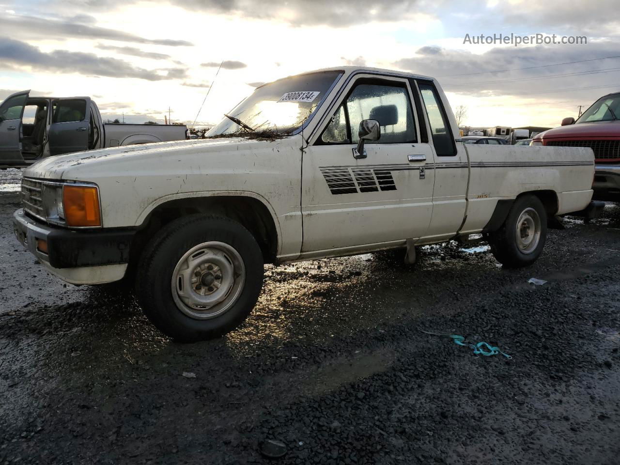 1985 Toyota Pickup Xtracab Rn56 Dlx White vin: JT4RN56D0F5044849