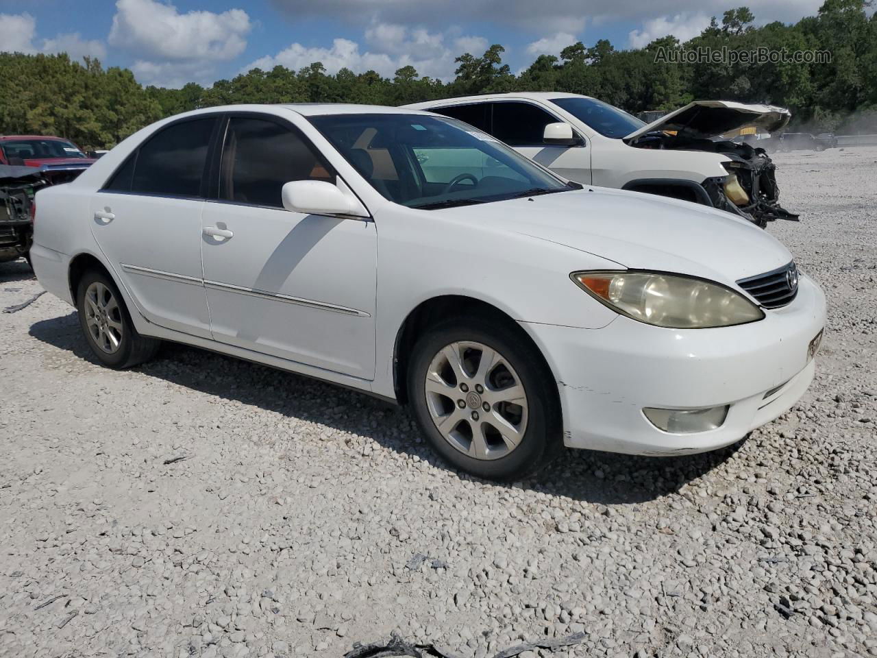 2005 Toyota Camry Le White vin: JTDBF32K650165694