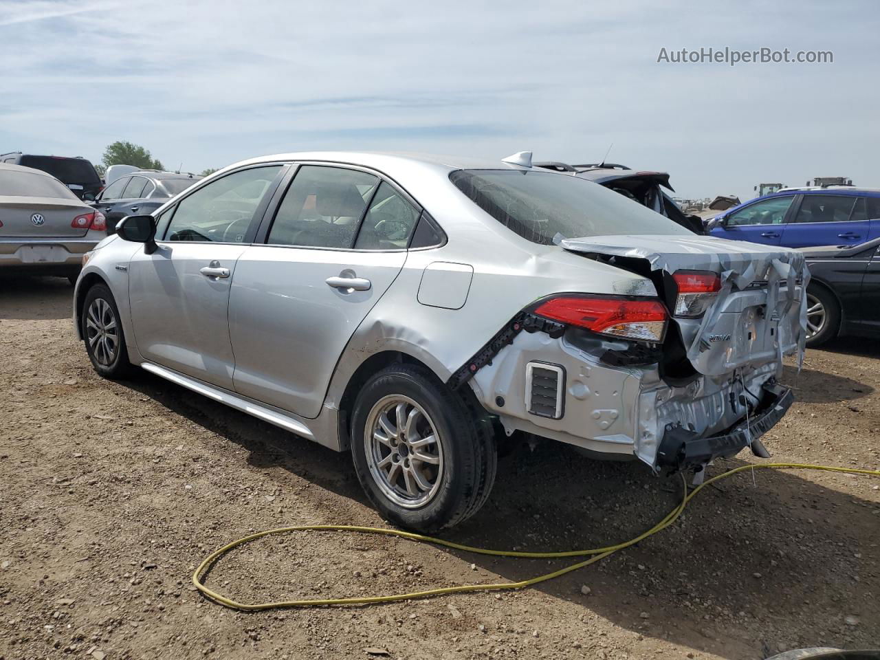 2021 Toyota Corolla Le Silver vin: JTDEAMDE0MJ016988