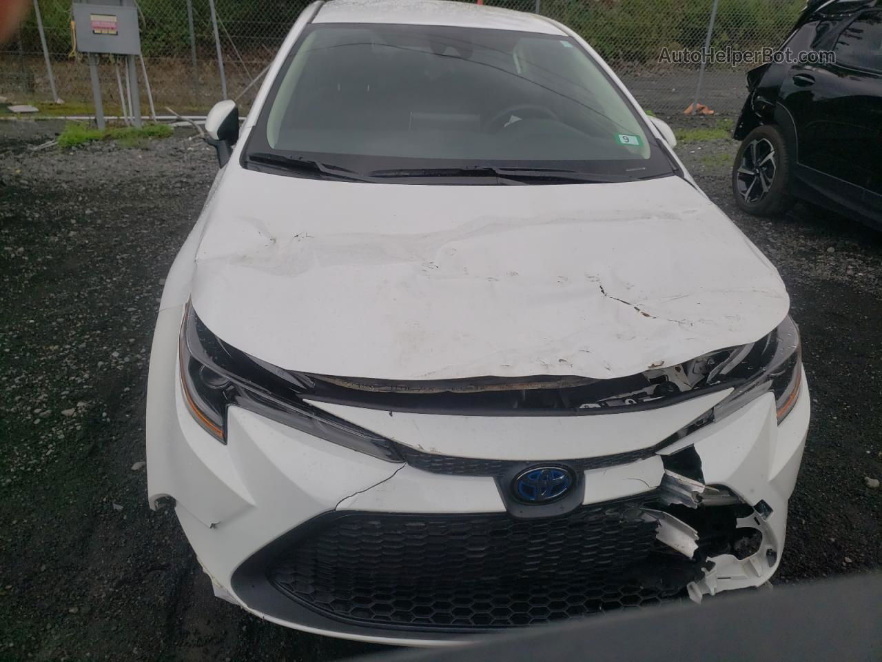 2021 Toyota Corolla Le White vin: JTDEAMDE0MJ018028