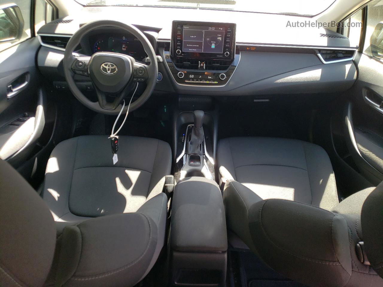 2021 Toyota Corolla Le White vin: JTDEAMDE1MJ015963