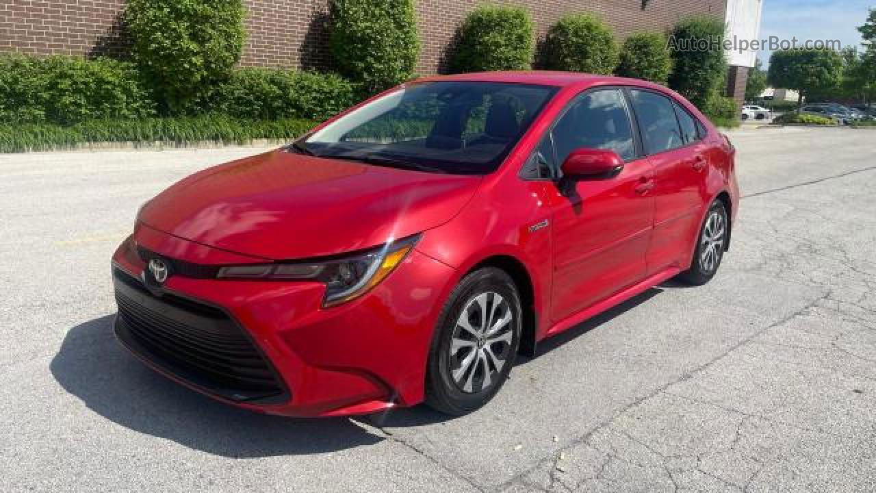 2021 Toyota Corolla Le Red vin: JTDEAMDE4MJ002866