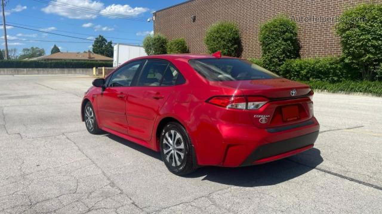 2021 Toyota Corolla Le Red vin: JTDEAMDE4MJ002866