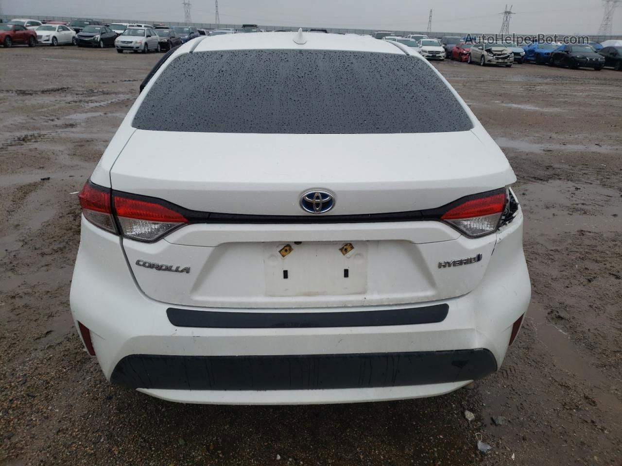 2021 Toyota Corolla Le White vin: JTDEAMDE4MJ024950