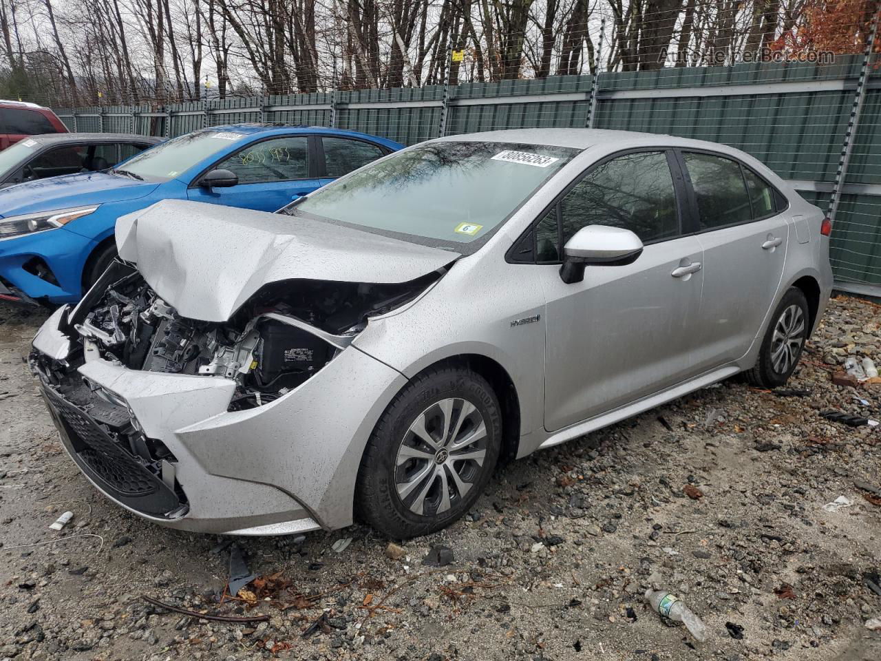 2021 Toyota Corolla Le Silver vin: JTDEAMDE6MJ009091