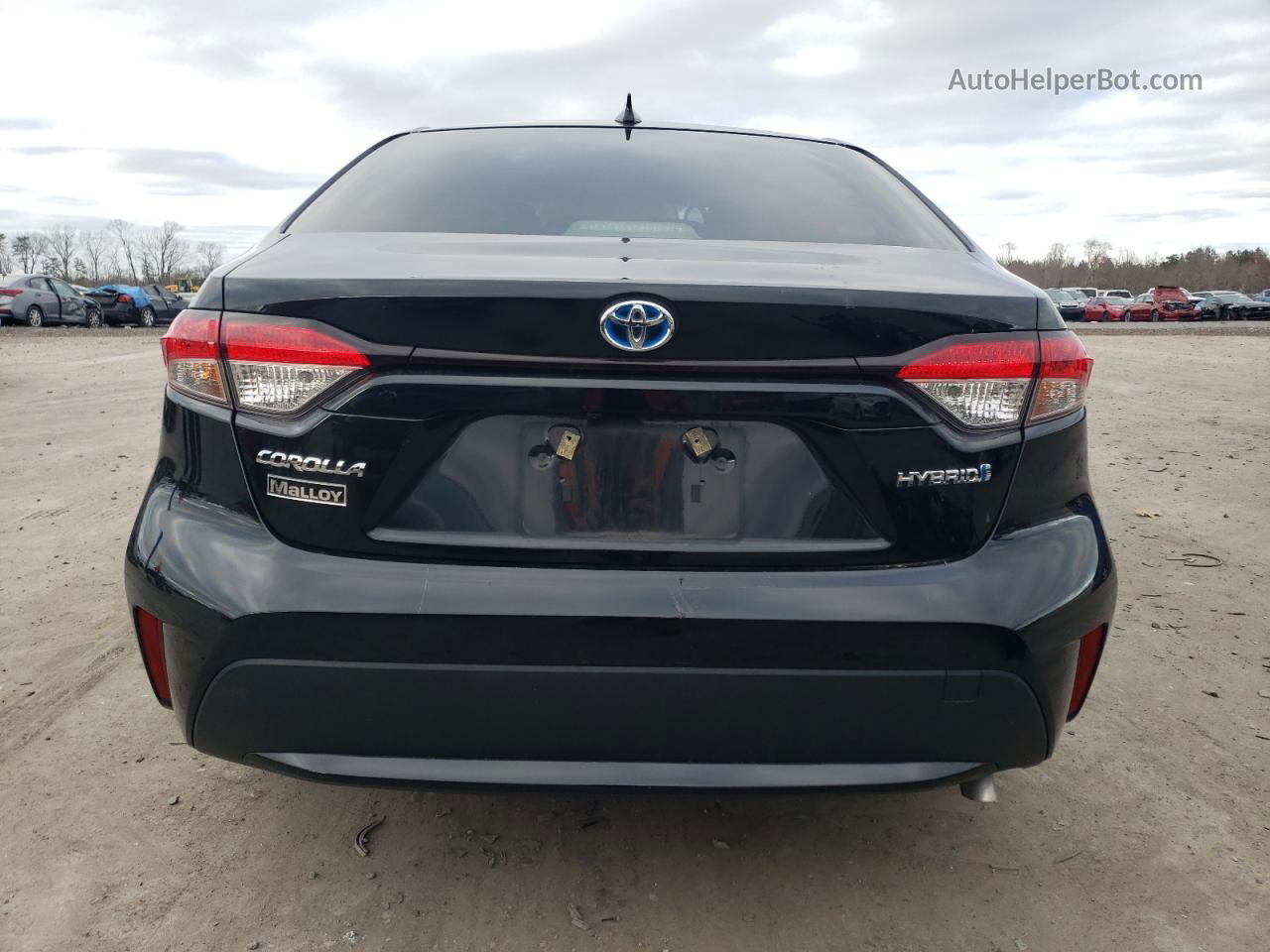 2021 Toyota Corolla Le Black vin: JTDEAMDE6MJ032323