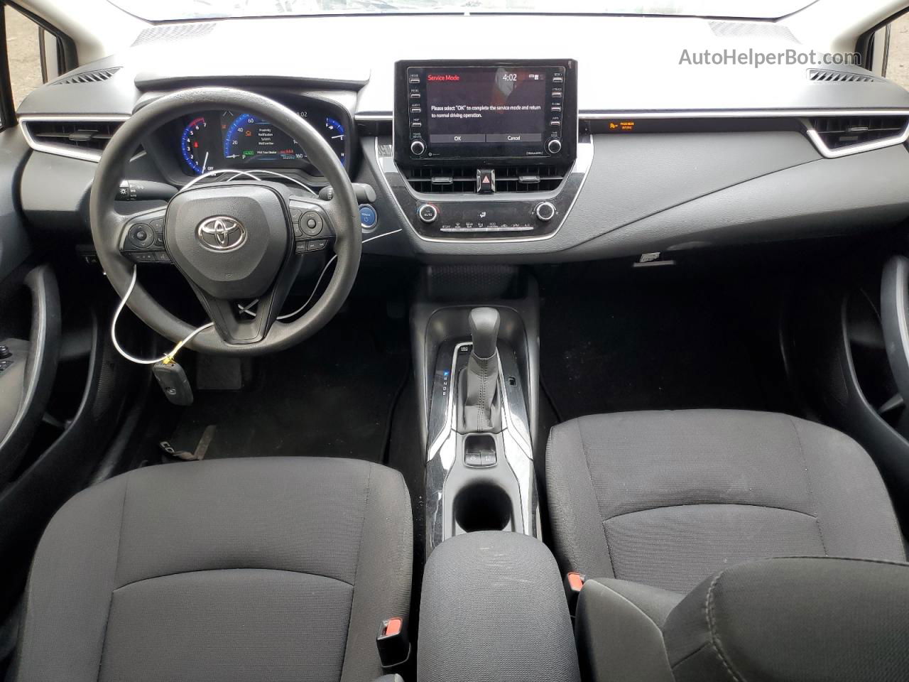 2021 Toyota Corolla Le Silver vin: JTDEAMDE7MJ031536