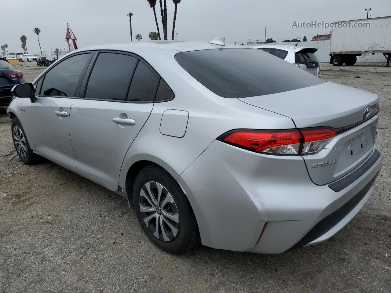 2021 Toyota Corolla Le Серебряный vin: JTDEAMDE7MJ031536