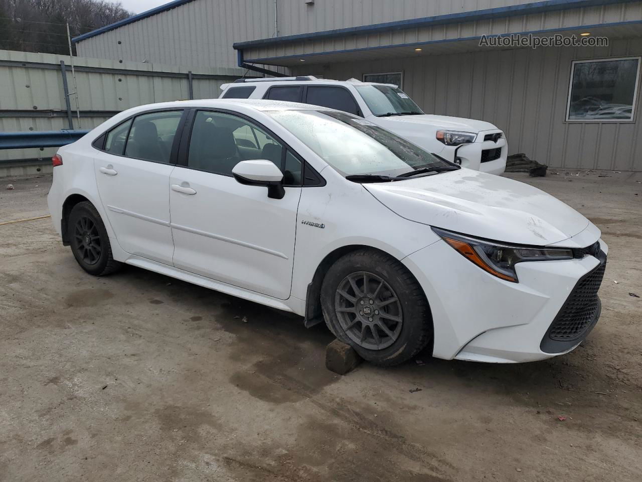 2021 Toyota Corolla Le White vin: JTDEAMDE9MJ010669