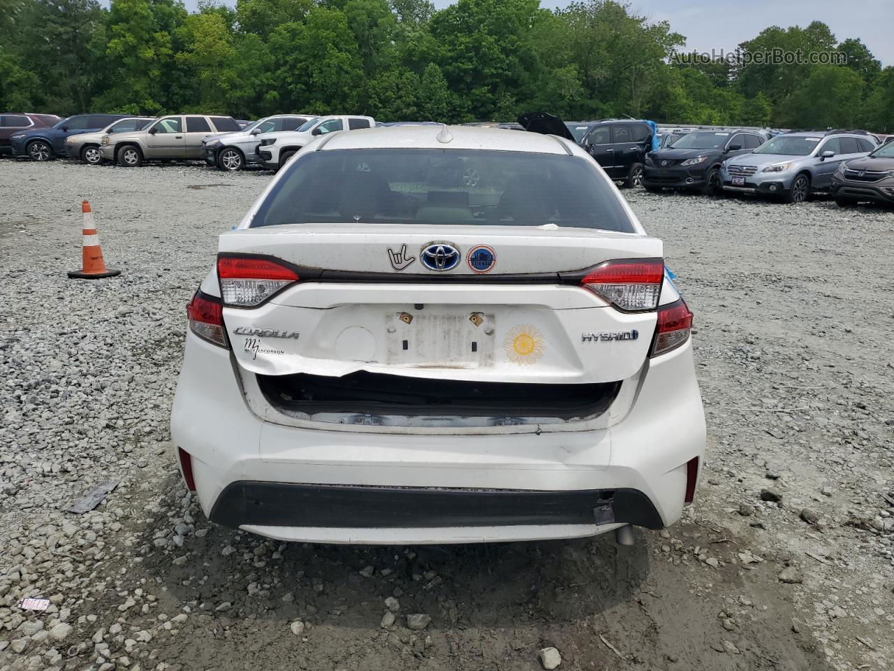 2021 Toyota Corolla Le White vin: JTDEAMDEXMJ004167