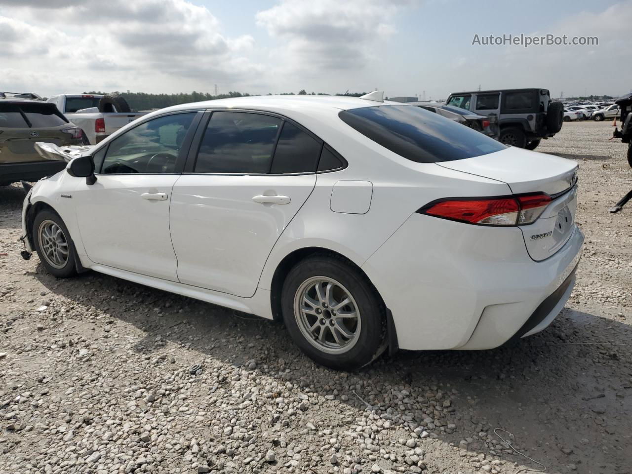 2020 Toyota Corolla Le White vin: JTDEBRBE2LJ007172