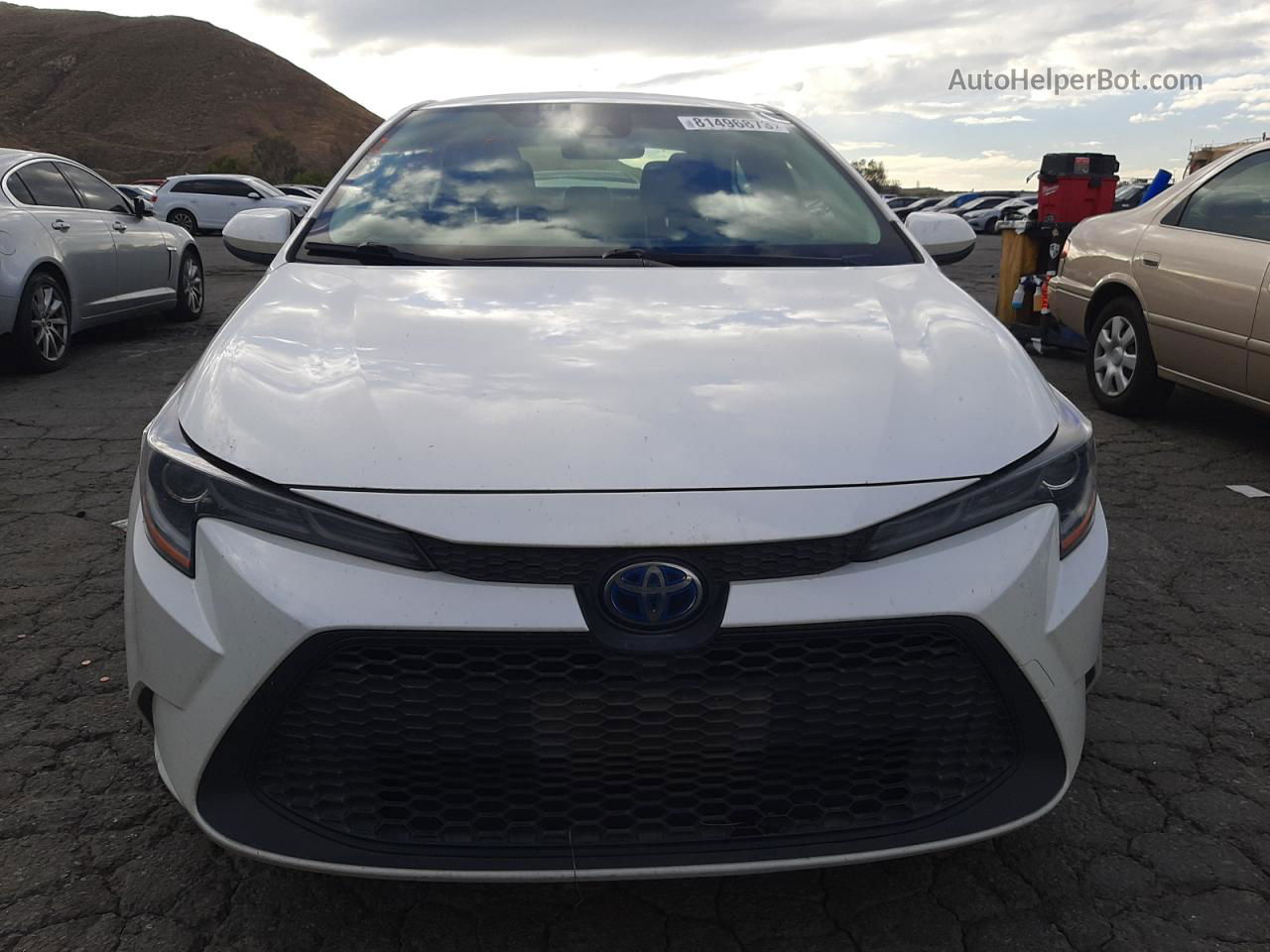 2020 Toyota Corolla Le White vin: JTDEBRBE7LJ005322