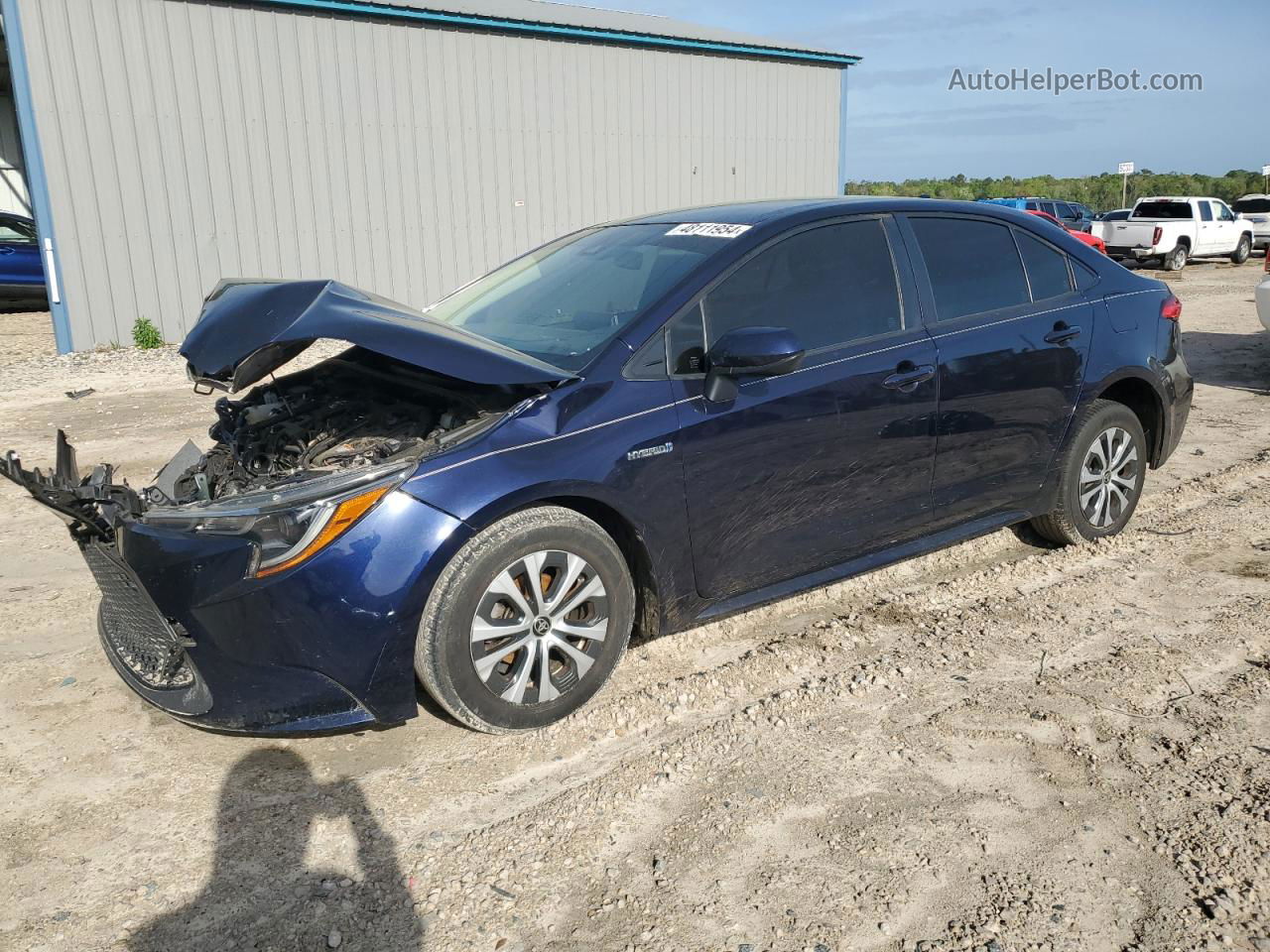 2020 Toyota Corolla Le Blue vin: JTDEBRBE8LJ002476