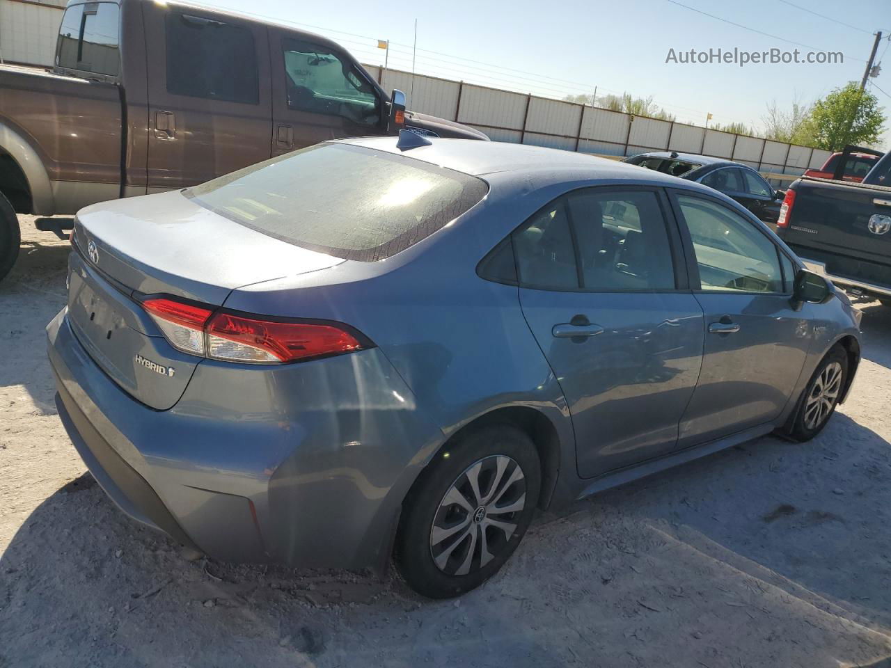 2020 Toyota Corolla Le Blue vin: JTDEBRBE9LJ005791