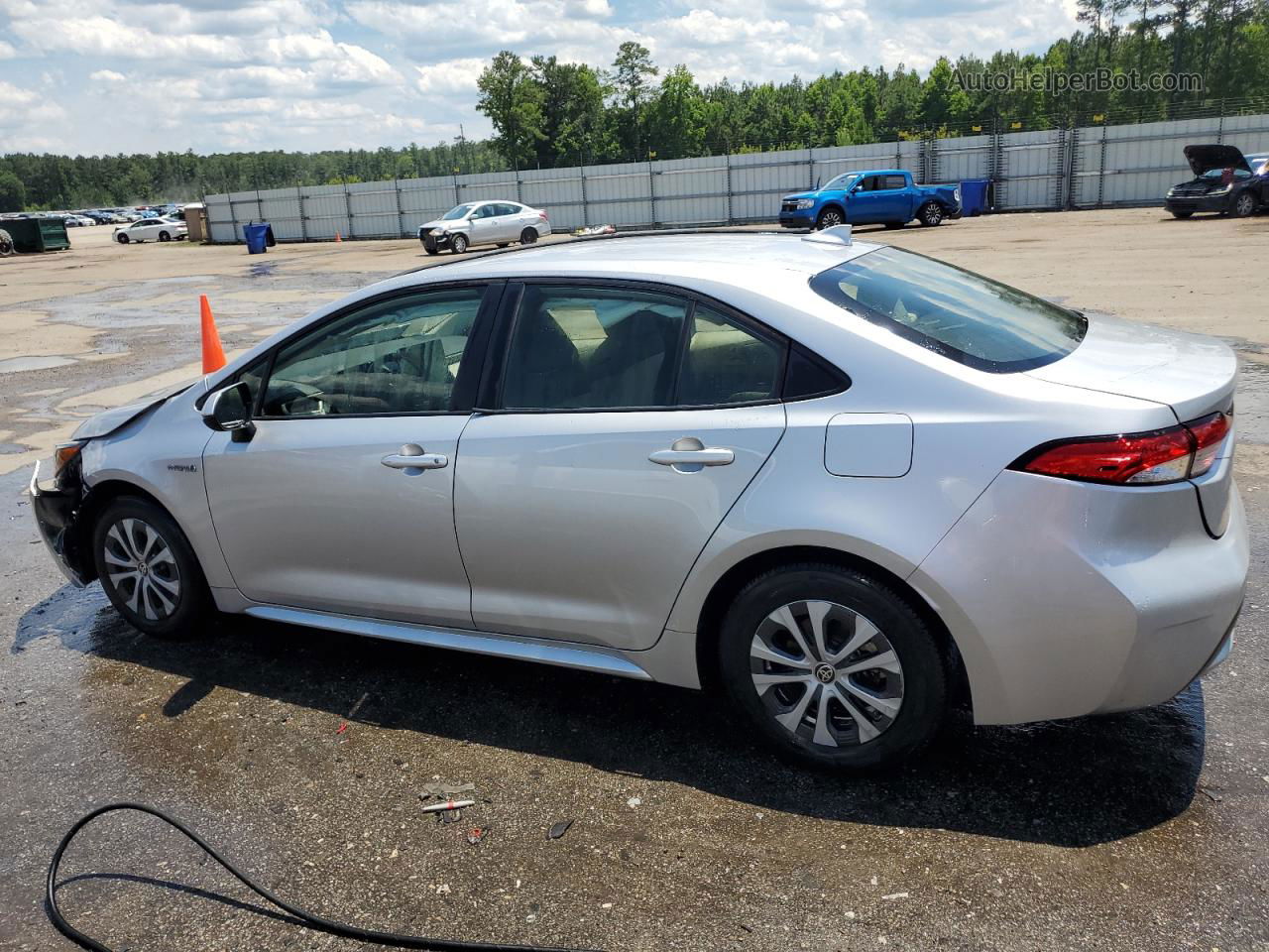 2020 Toyota Corolla Le Silver vin: JTDEBRBE9LJ009985