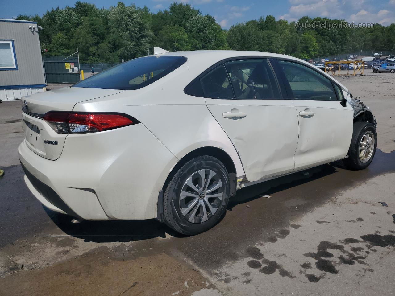 2020 Toyota Corolla Le White vin: JTDEBRBEXLJ014337