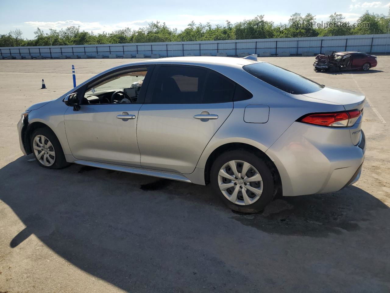 2021 Toyota Corolla Le Серебряный vin: JTDEPMAE1MJ139850