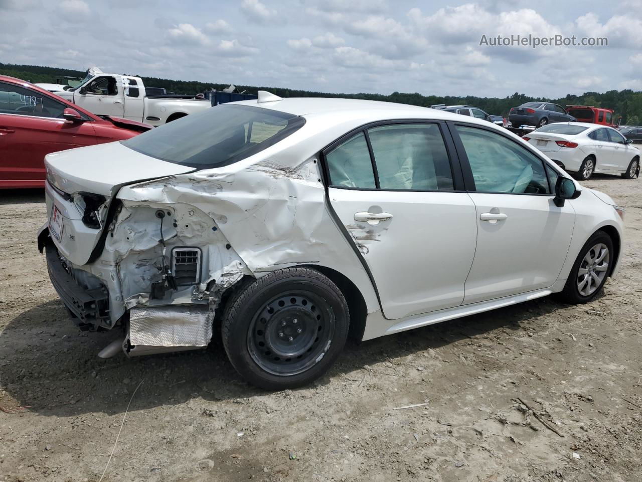 2021 Toyota Corolla Le White vin: JTDEPMAE2MJ166071