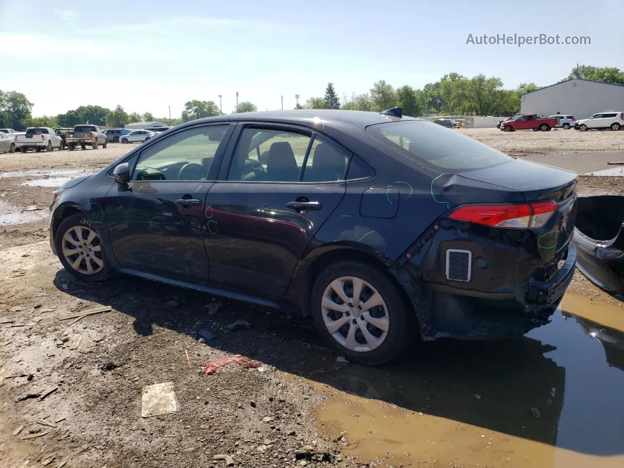 2021 Toyota Corolla Le Black vin: JTDEPMAE5MJ172446