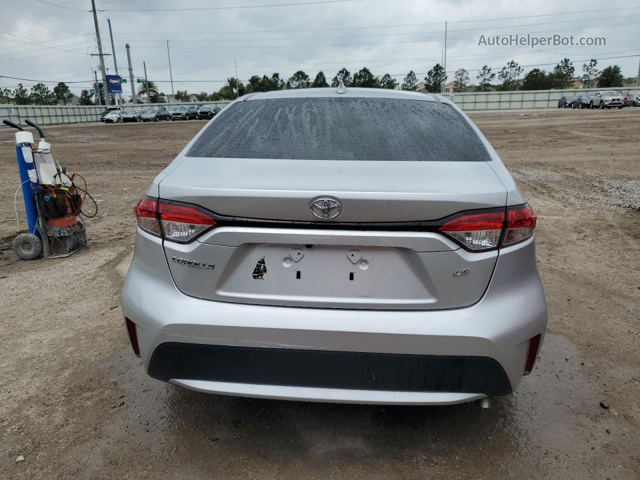 2021 Toyota Corolla Le Silver vin: JTDEPMAE6MJ118170