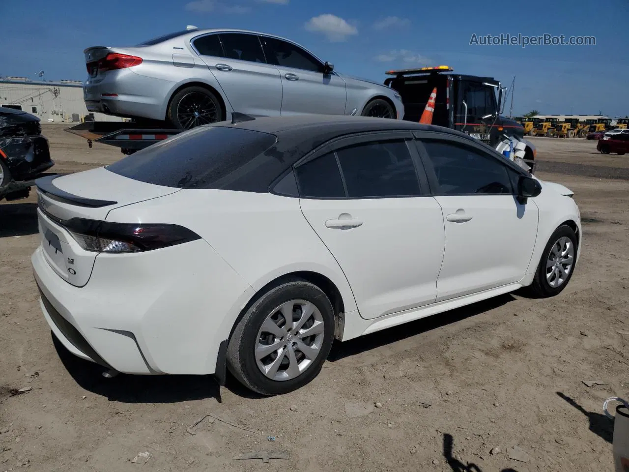 2021 Toyota Corolla Le White vin: JTDEPMAE6MJ183469