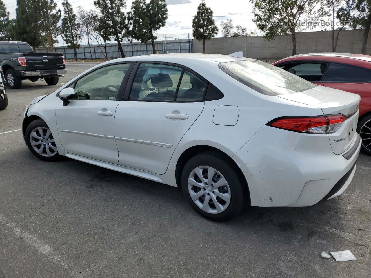 2021 Toyota Corolla Le White vin: JTDEPMAE7MJ178751