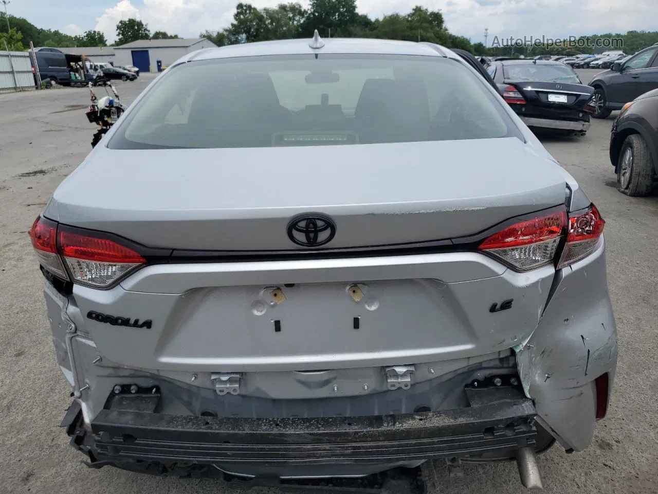 2021 Toyota Corolla Le Silver vin: JTDEPMAE8MJ131440