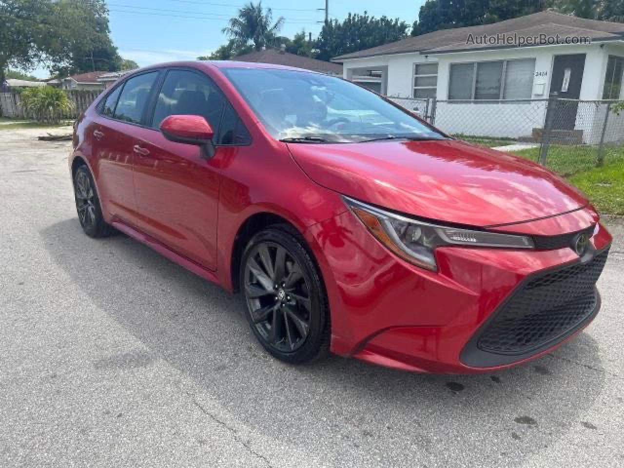 2020 Toyota Corolla Le Red vin: JTDEPRAE0LJ053652