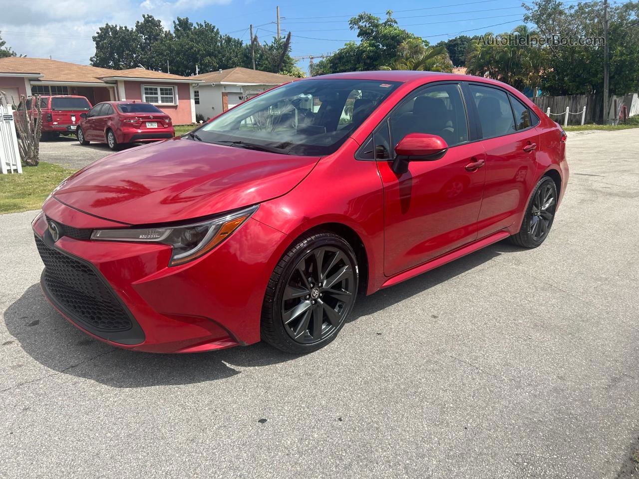 2020 Toyota Corolla Le Red vin: JTDEPRAE0LJ053652