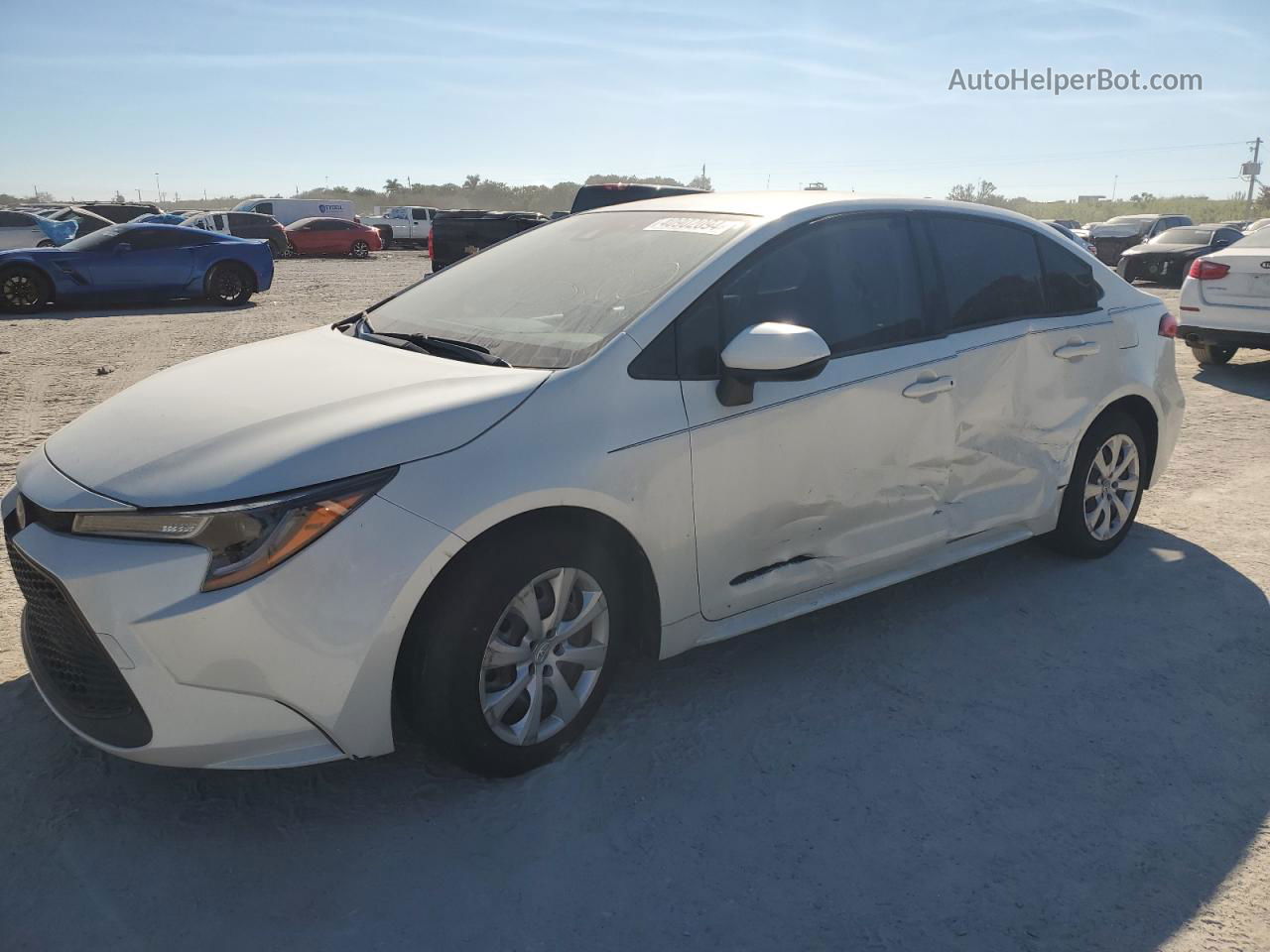 2020 Toyota Corolla Le White vin: JTDEPRAE0LJ077921